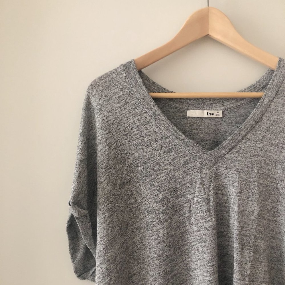 Aritzia Wilfred Free Brosh T-Shirt